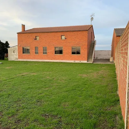 Casa Comoda, Amplia Y Tranquila Feriehus *
